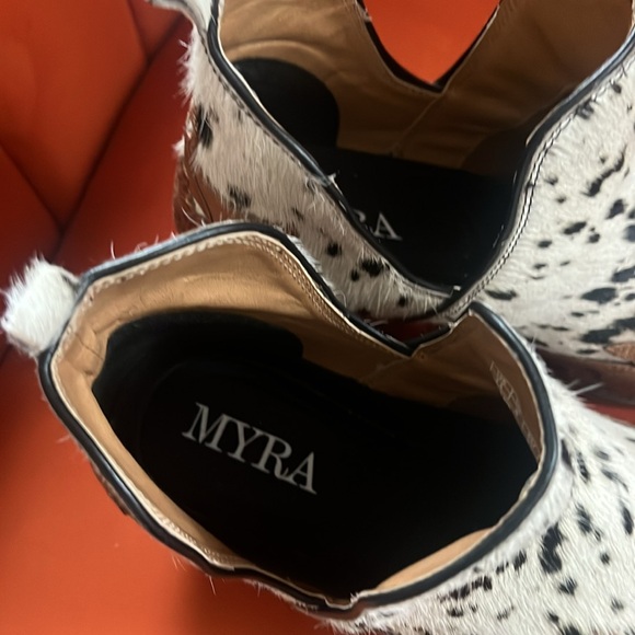 Women’s western booties - Picture 3 of 11